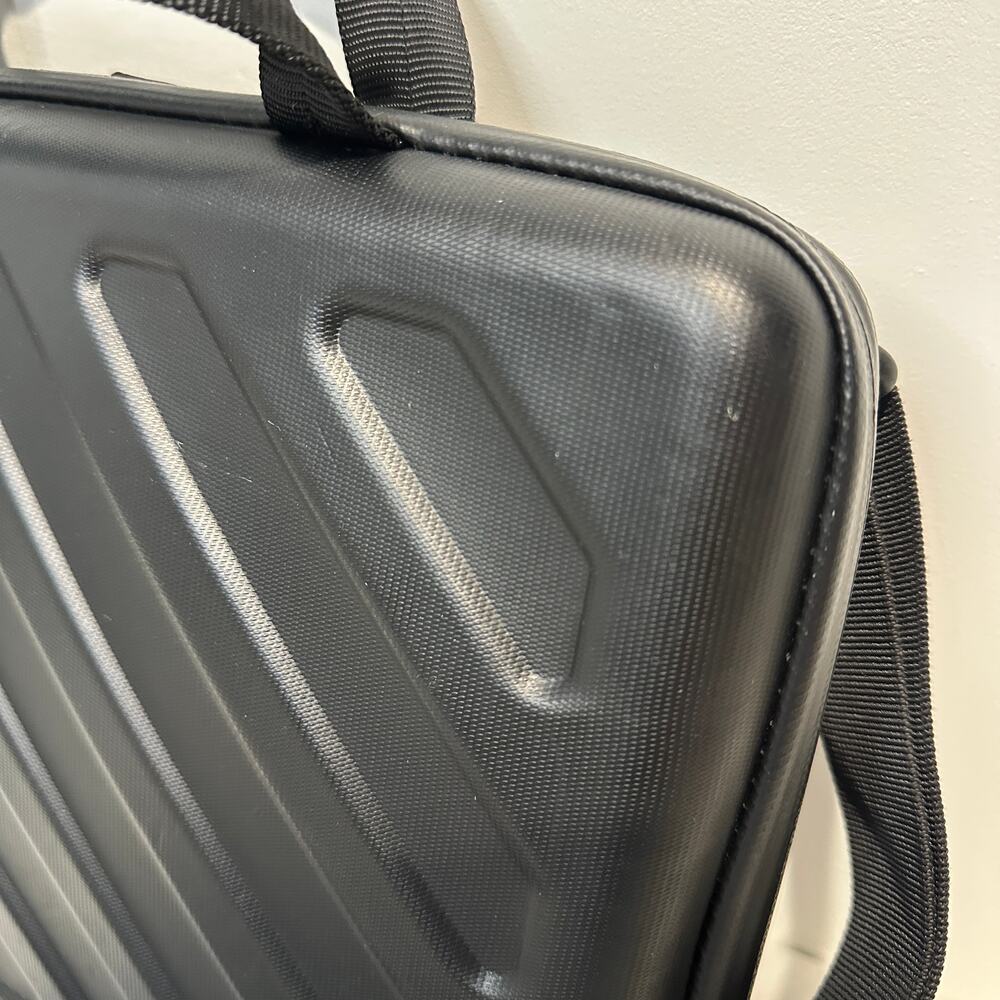 Thule Laptop Case Gauntlet Attache Hard Shell Black Fits Up to 14” MacBook Pro - Picture 5 of 16